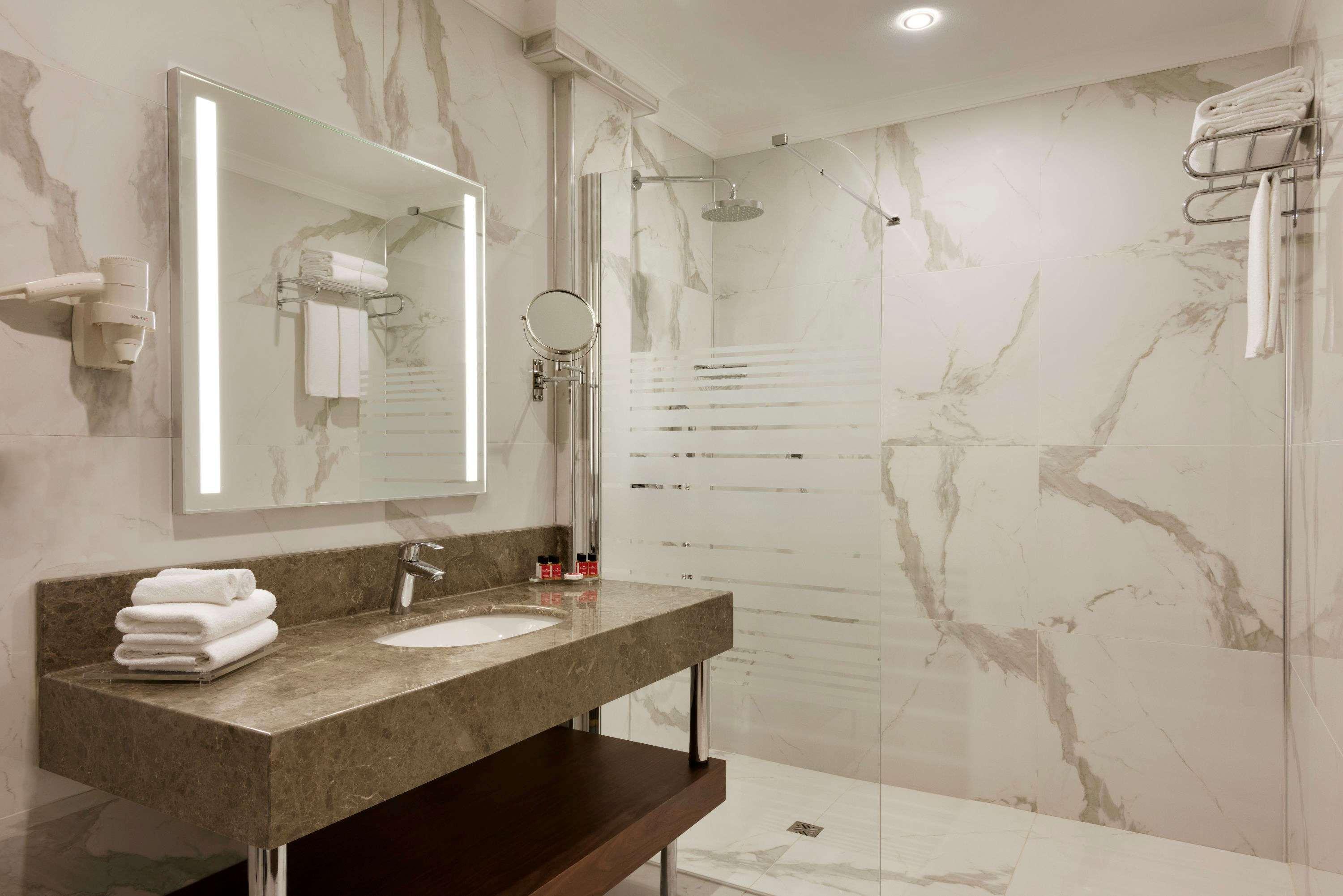 Hotel Ramada By Wyndham Yalova à Yalova  Extérieur photo