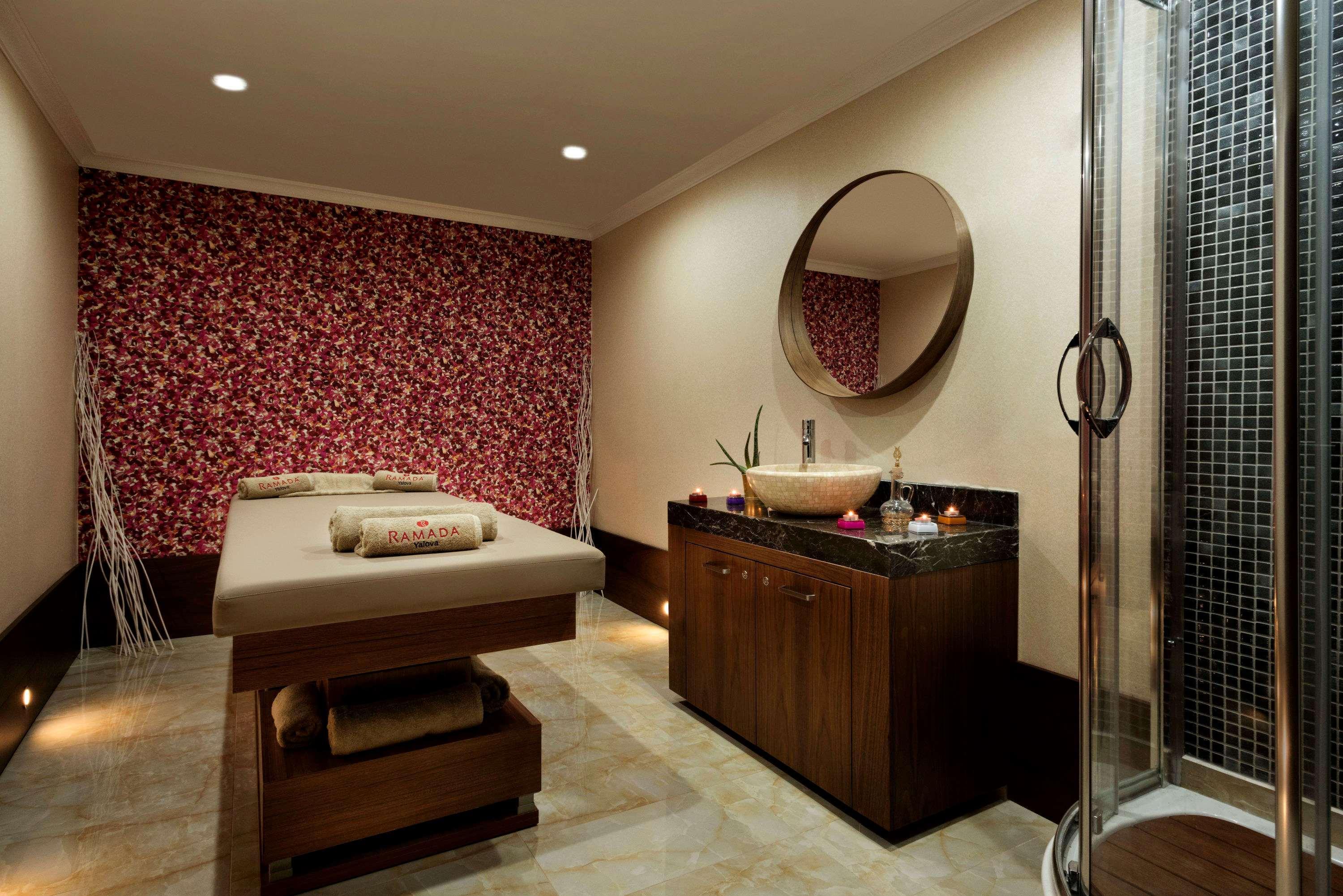 Hotel Ramada By Wyndham Yalova à Yalova  Extérieur photo