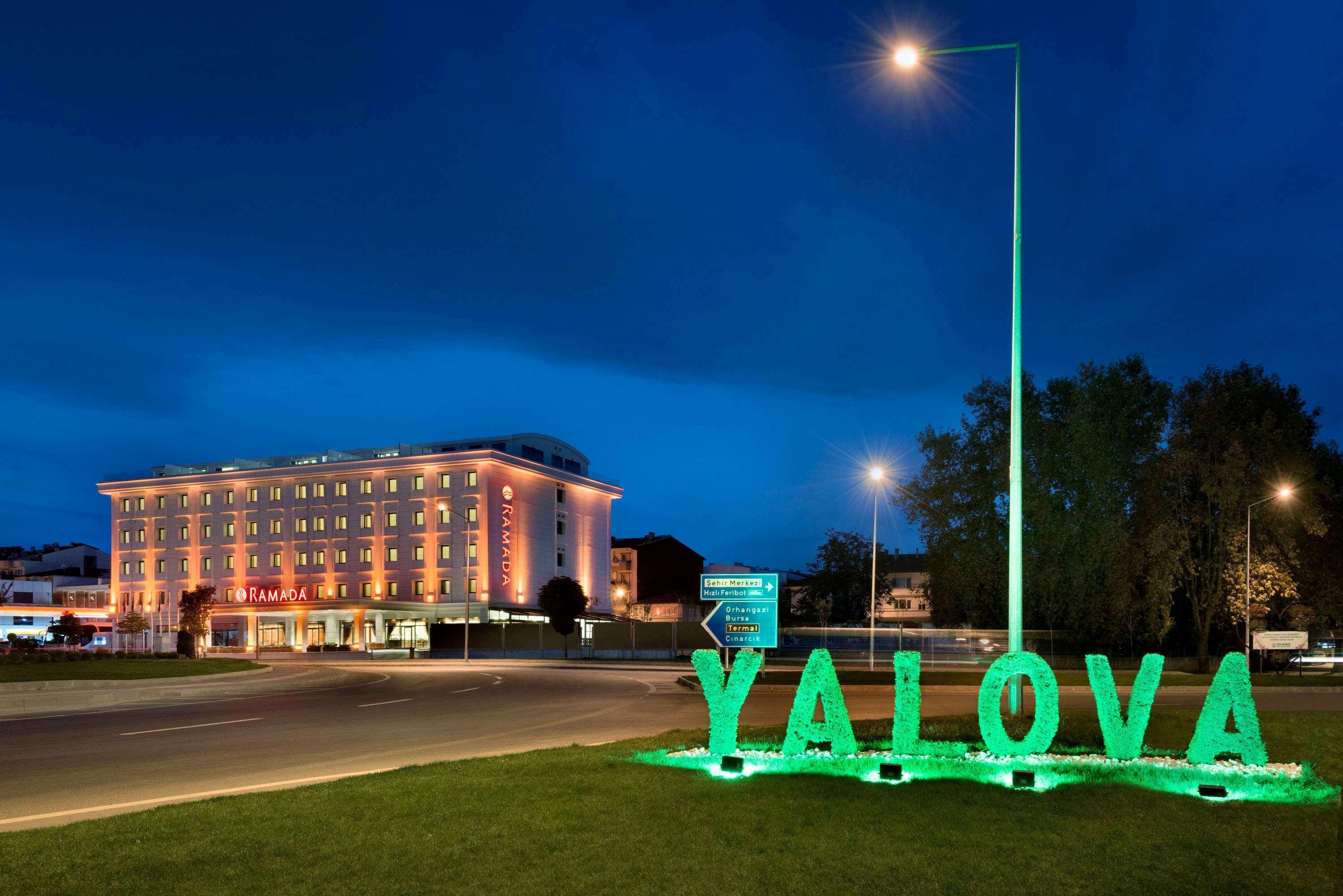 Hotel Ramada By Wyndham Yalova à Yalova  Extérieur photo