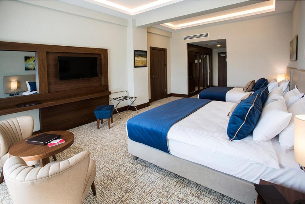 Hotel Ramada By Wyndham Yalova à Yalova  Extérieur photo