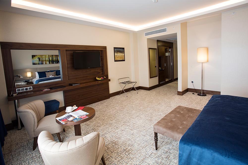 Hotel Ramada By Wyndham Yalova à Yalova  Extérieur photo