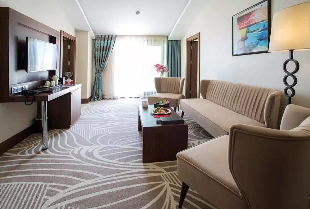 Hotel Ramada By Wyndham Yalova à Yalova  Extérieur photo